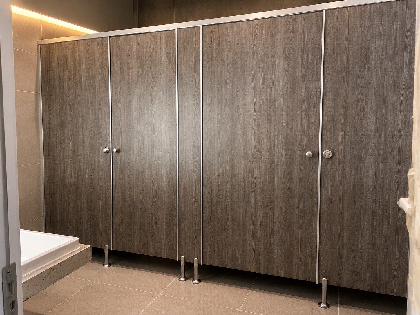 Sakura Wood cubicle toilet PT Sakura Matriks Utama
